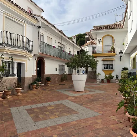 Tranquil Escape In Historic *