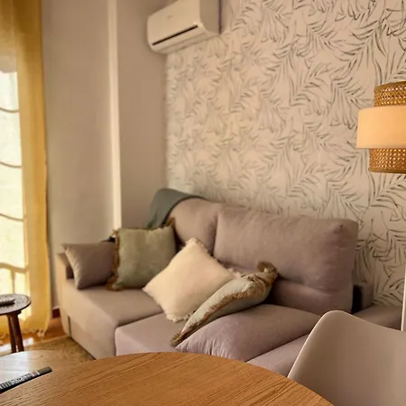 Tranquil Escape In Historic Apartment *
